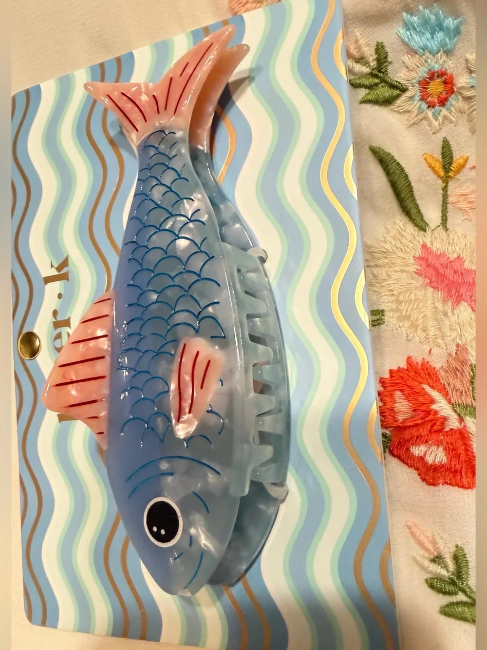 Piper•K Blue and Pink Fish Hair Claw Clip